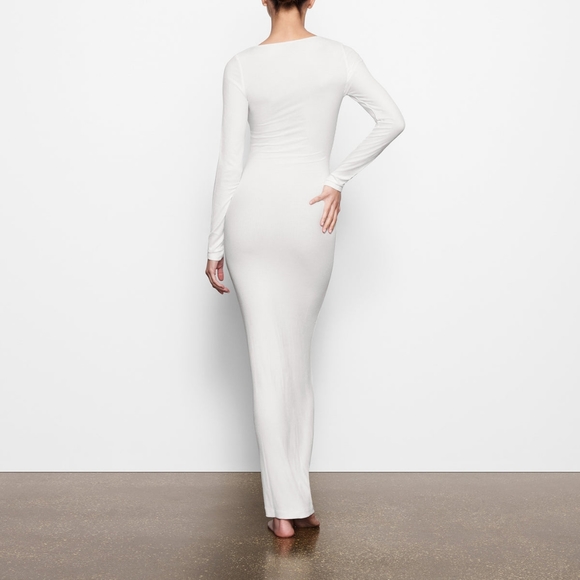 1. NWT SKIMS SOFT LOUNGE LONG SLEEVE DRESS IN MARBLE - Picture 6 of 7